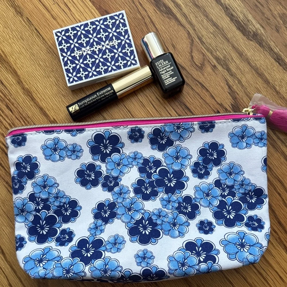 Estee Lauder bag and mini Makeup items